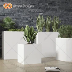 Ζαρντινιέρα από λευκό γαλβανισμένο χάλυβα